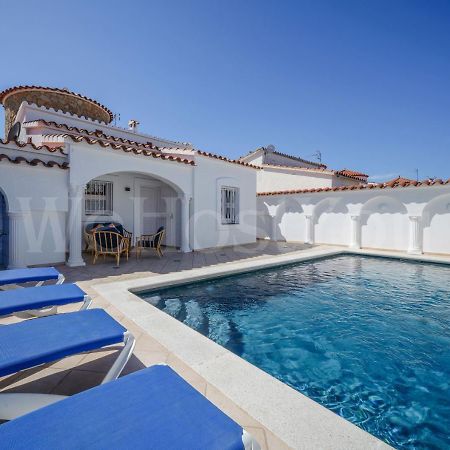 Villa Et Studio Avec Piscine - Wehostyou Empuriabrava Eksteriør billede