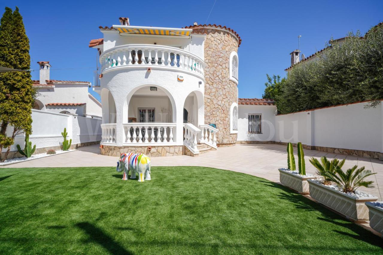Villa Et Studio Avec Piscine - Wehostyou Empuriabrava Eksteriør billede