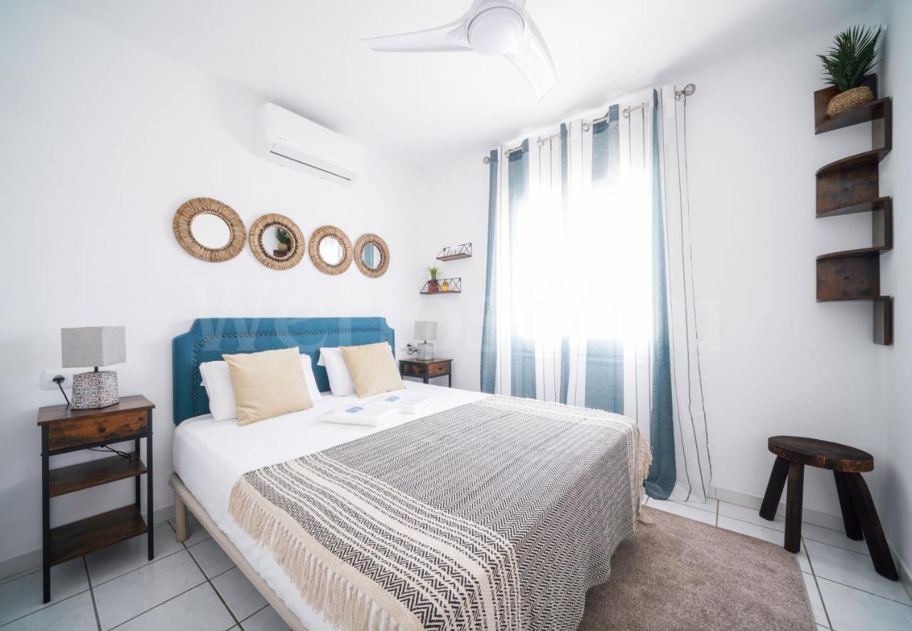 Villa Et Studio Avec Piscine - Wehostyou Empuriabrava Eksteriør billede